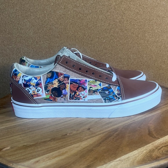 Vans
Old skool
Disney
'scrapbook' - Picture 2 of 14